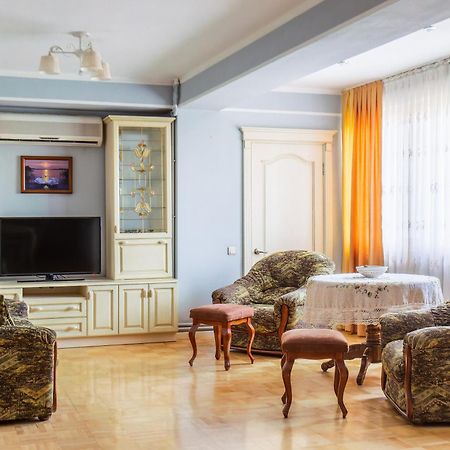 Downtown Big Apartment Tashkent Exterior photo